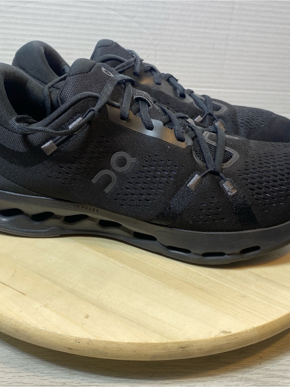 On Cloud Running Shoes Cloudsurfer 2 Black Men’s Size 12